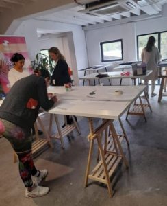 Read more about the article ПОГОН овозможи зајакнување на капацитетите на повеќе од 10 жени што претрпеле семејно насилство и работи на развивање на асортиман на брендирани производи за ПОГОН